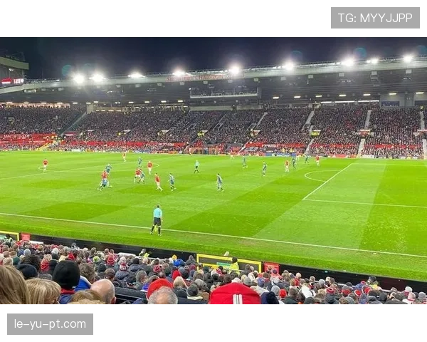 西甲各队加紧季前备战 战术布局初现端倪引发关注