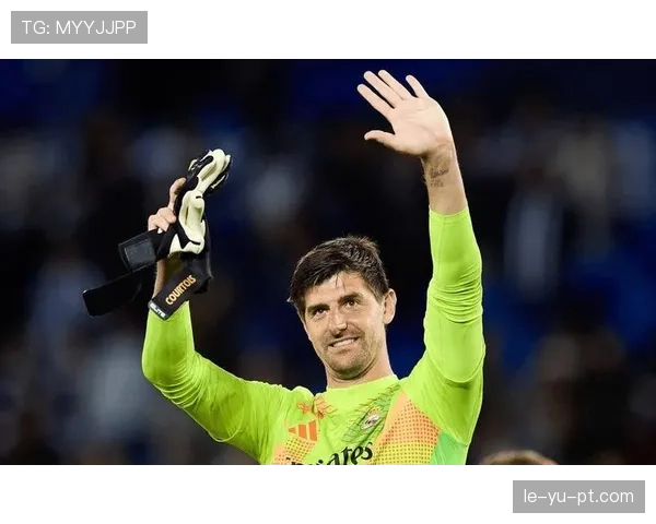 库尔图瓦登顶全球门将排名，出色表现引发广泛关注